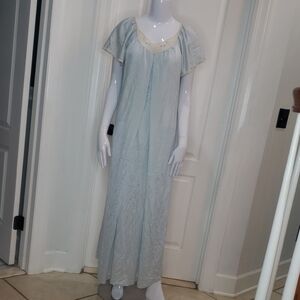 Vintage 1980s Blue Silky Nightgown w/ Lace Trim Size M to XL
